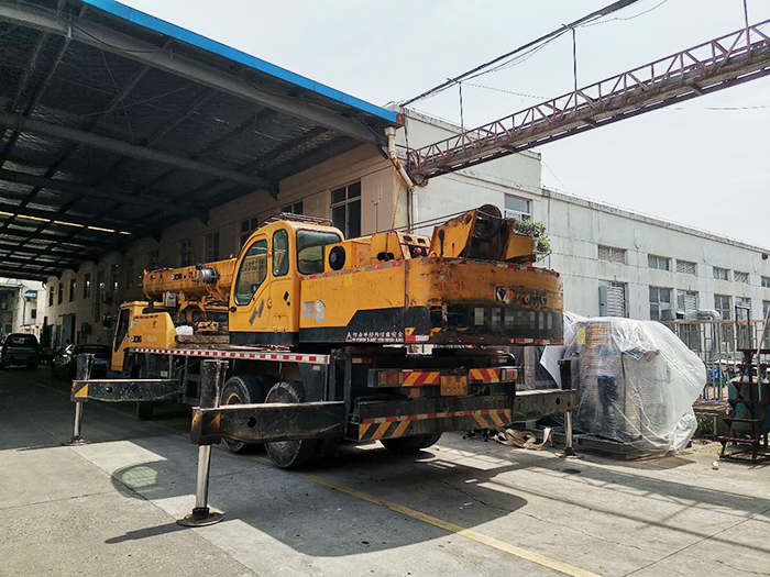 集中式工業(yè)溫蒂控制系統(tǒng)吊裝過程圖1