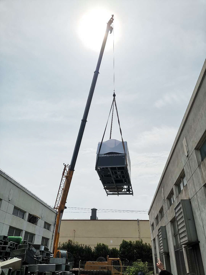 集中式工業(yè)溫蒂控制系統(tǒng)吊裝過程圖3